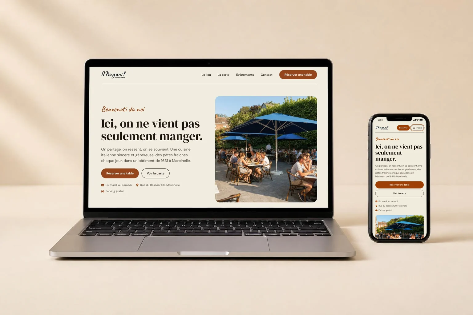 Le site Magari affiché sur un ordinateur portable et sur un téléphone